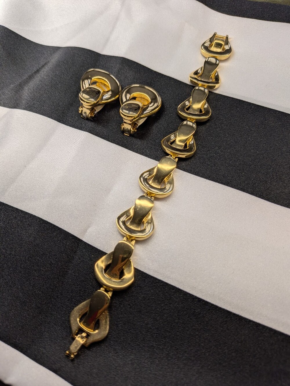 Vintage Gold Tone Linked Bracelet with Clip On Earrings